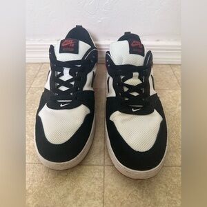 Men’s Nike SB Chicago Alley Oop Shoes Size 11.5 Pre Own as is no box